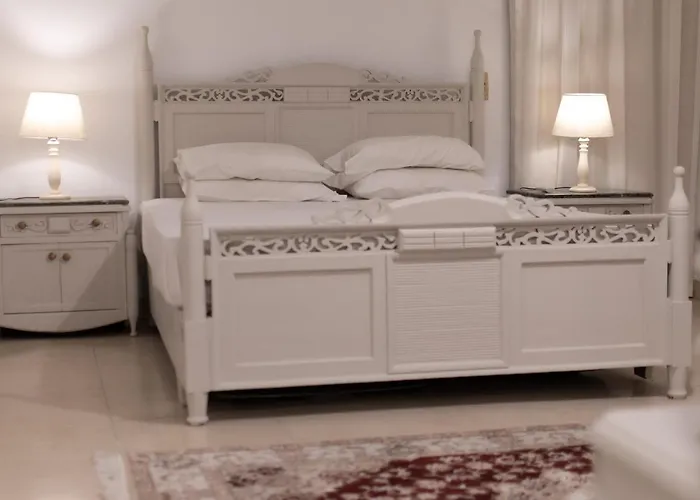 Cairo, Pyramids And Nile River View Luxury Apartment, Maadi Corniche