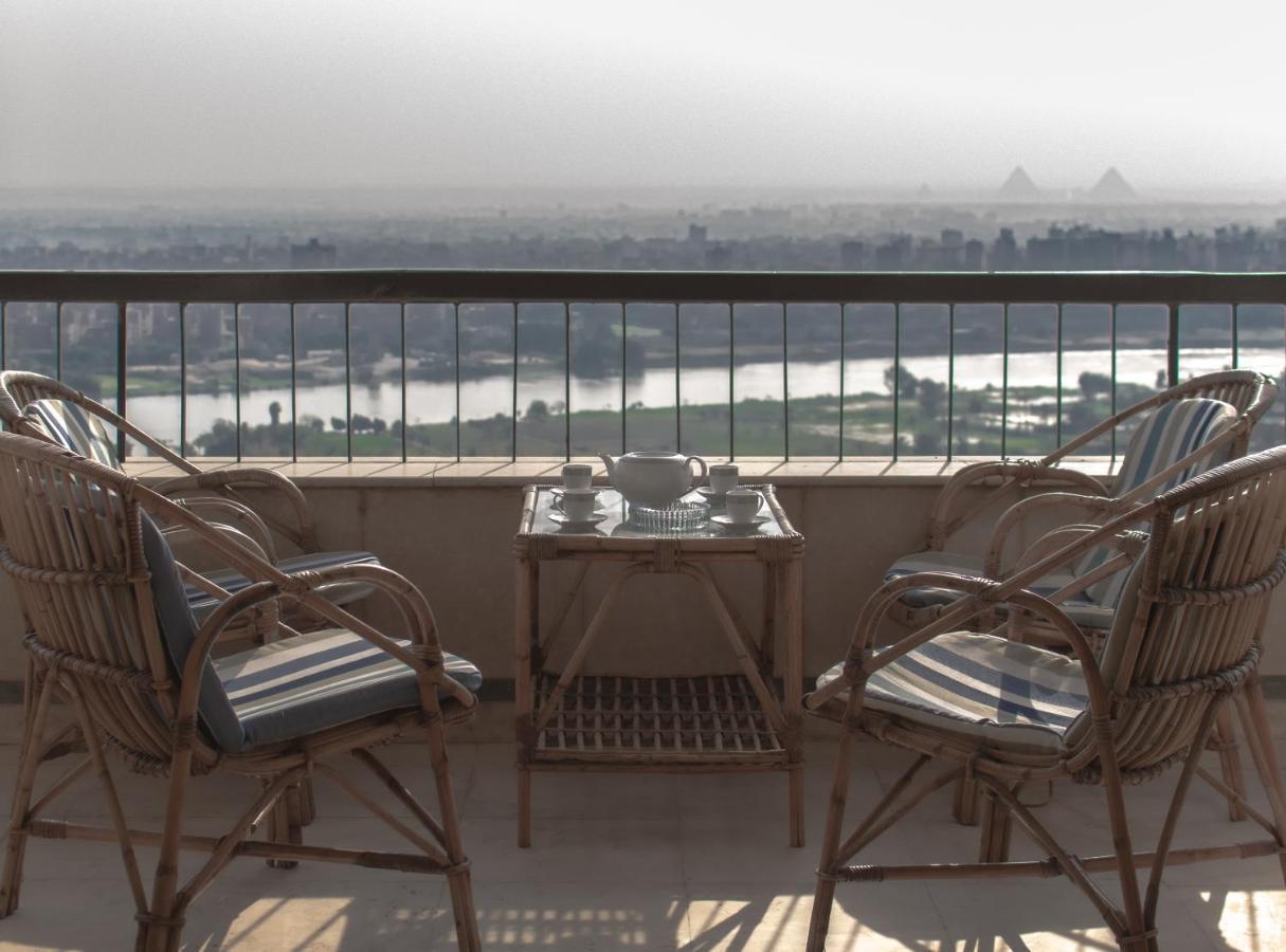 Cairo, Pyramids And Nile River View Luxury Apartment, Maadi Corniche