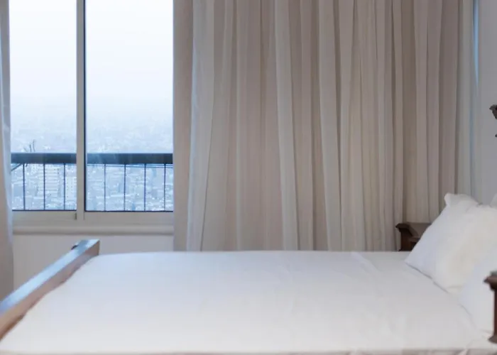 Cairo, Pyramids And Nile River View Luxury Apartment, Maadi Corniche