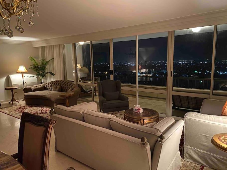 Cairo, Pyramids And Nile River View Luxury Apartment, Maadi Corniche Daire Kahire