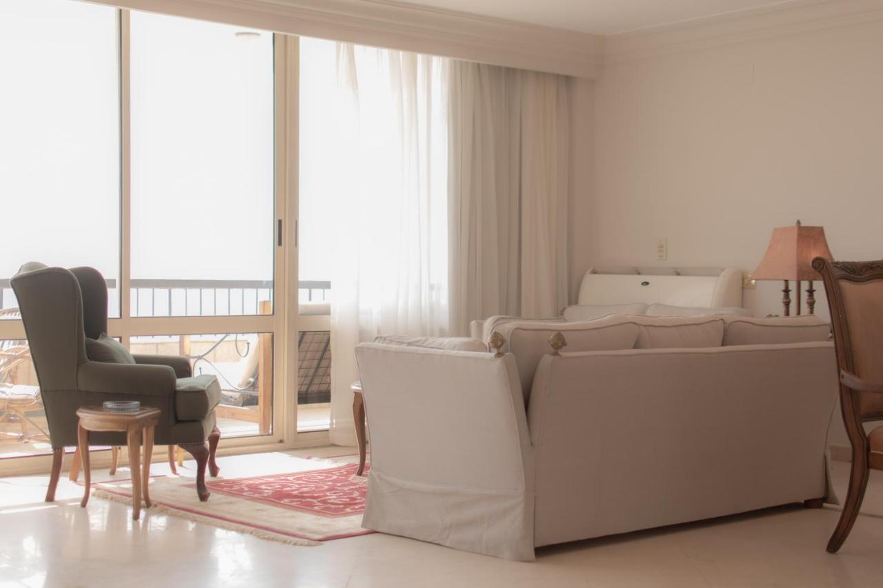 Cairo, Pyramids And Nile River View Luxury Apartment, Maadi Corniche *