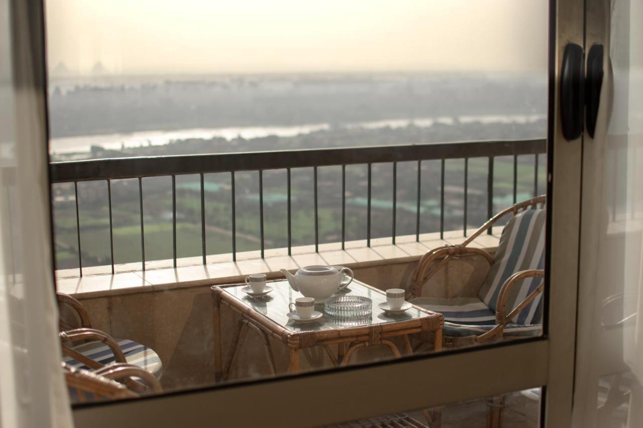 Cairo, Pyramids And Nile River View Luxury Apartment, Maadi Corniche *